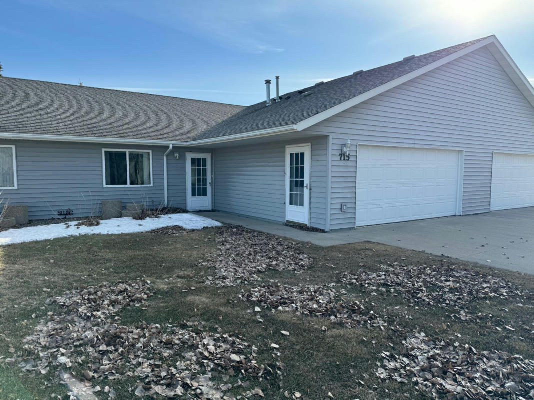 715 8TH AVE SW, ROSEAU, MN 56751, photo 1 of 17
