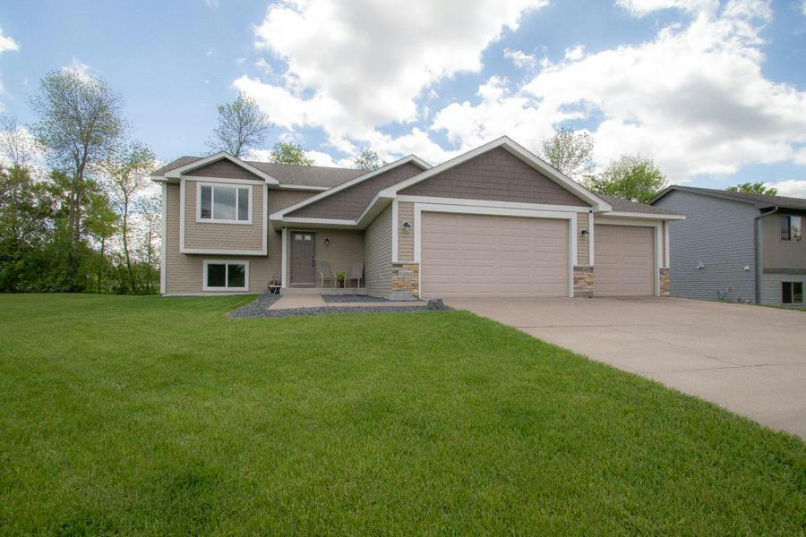 6261 209TH ST N, FOREST LAKE, MN 55025, photo 1 of 39