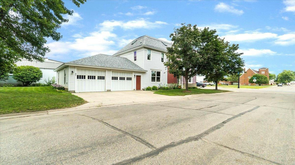 161 CENTRAL AVE S, BROOTEN, MN 56316, photo 1 of 41