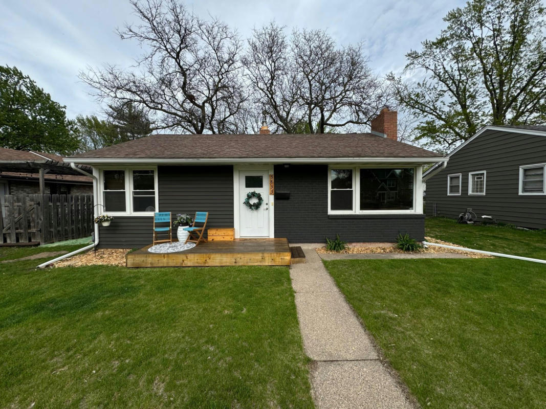5833 RUSSELL AVE S, MINNEAPOLIS, MN 55410, photo 1 of 15