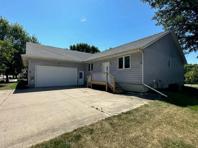 741 RIVER RD, WINDOM, MN 56101, photo 1 of 7