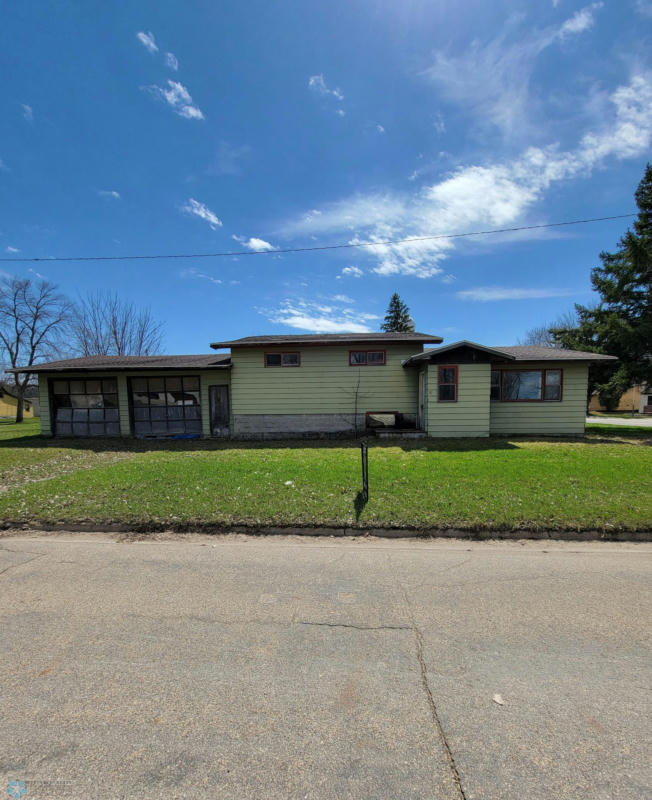 312 3RD ST NW, HANKINSON, ND 58041, photo 1 of 7