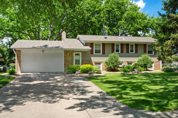 10453 THRUSH ST NW, COON RAPIDS, MN 55433 - Image 1